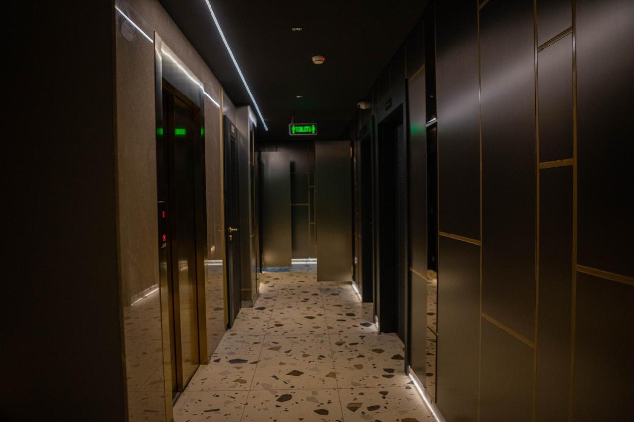 Hotel Opera Prishtine Bagian luar foto