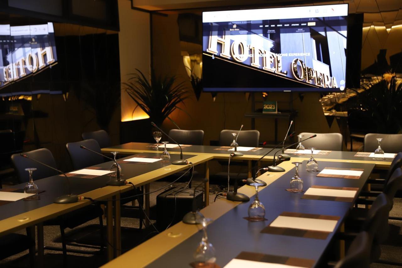 Hotel Opera Prishtine Bagian luar foto