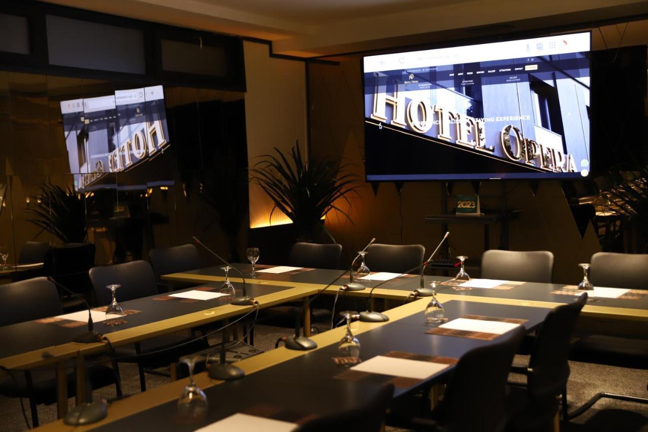 Hotel Opera Prishtine Bagian luar foto