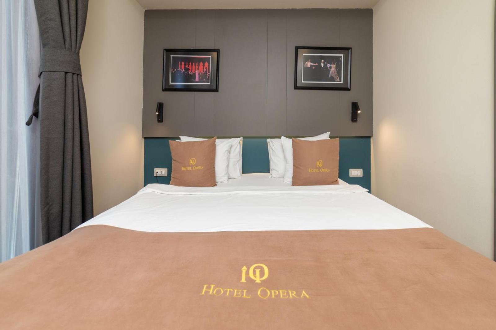Hotel Opera Prishtine Bagian luar foto
