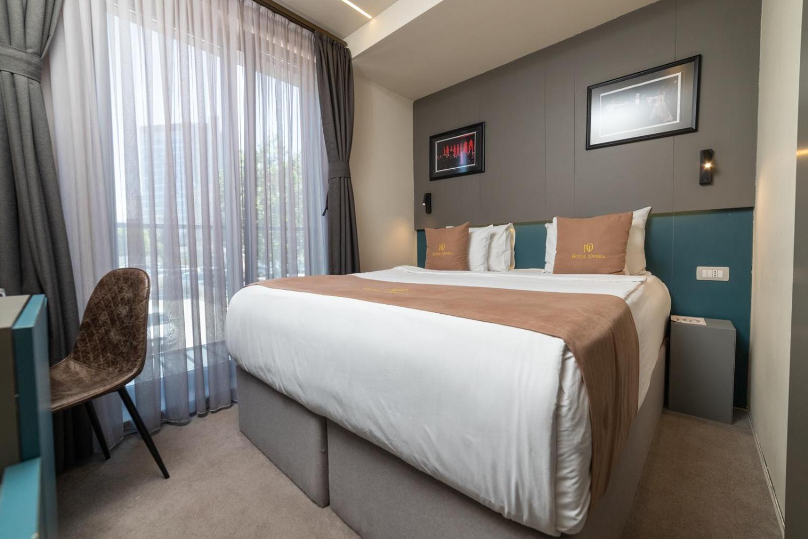 Hotel Opera Prishtine Bagian luar foto