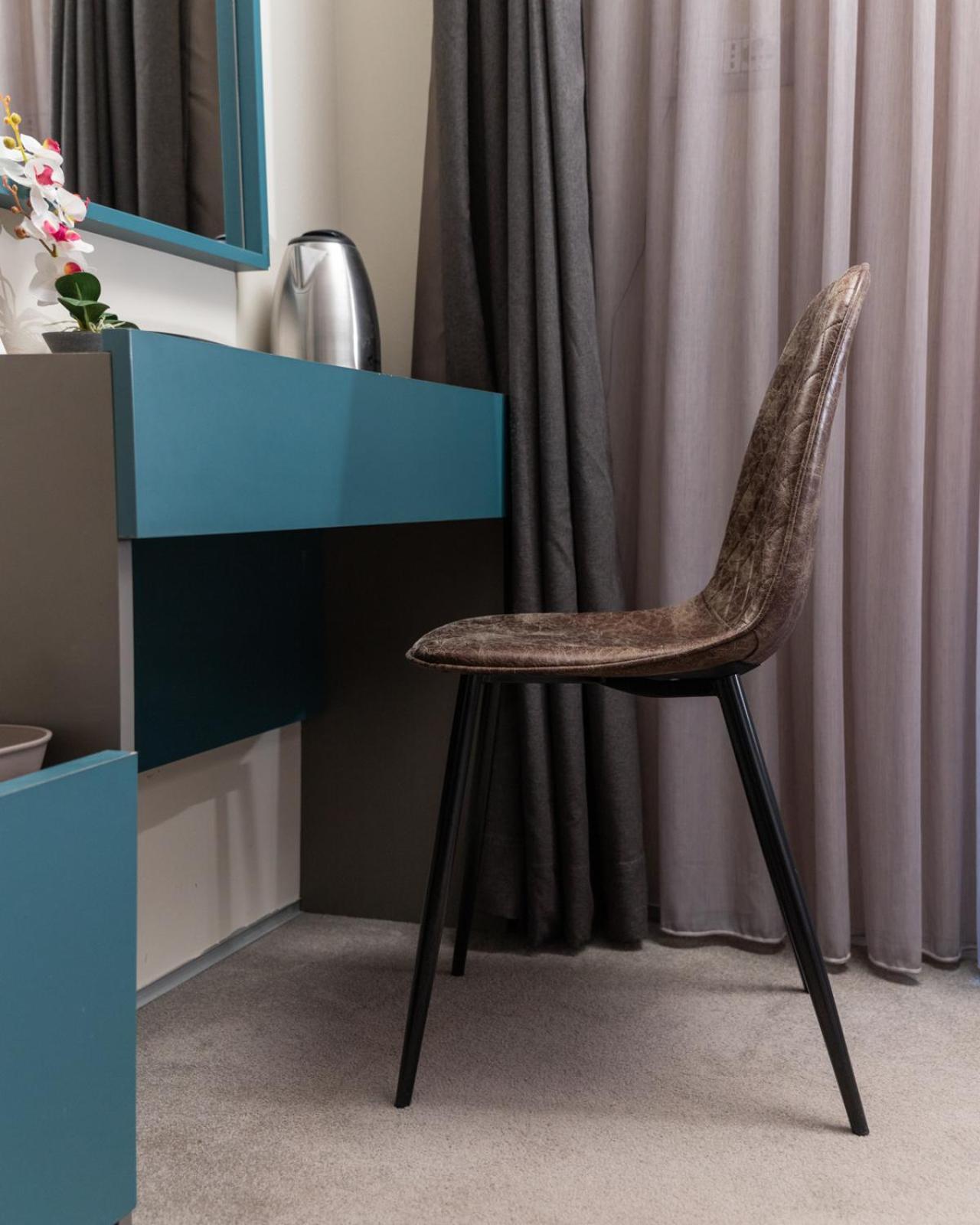 Hotel Opera Prishtine Bagian luar foto