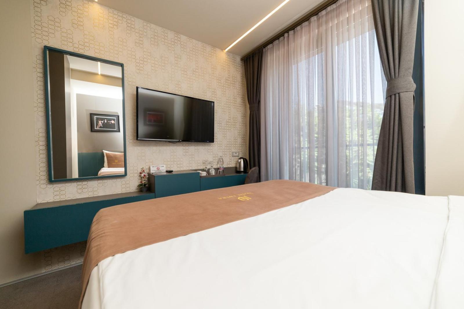 Hotel Opera Prishtine Bagian luar foto