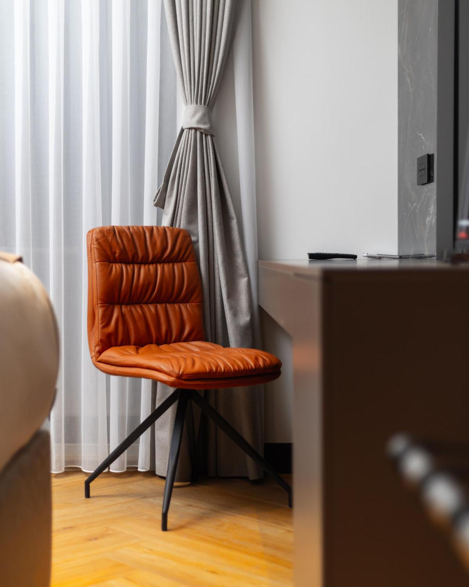 Hotel Opera Prishtine Bagian luar foto